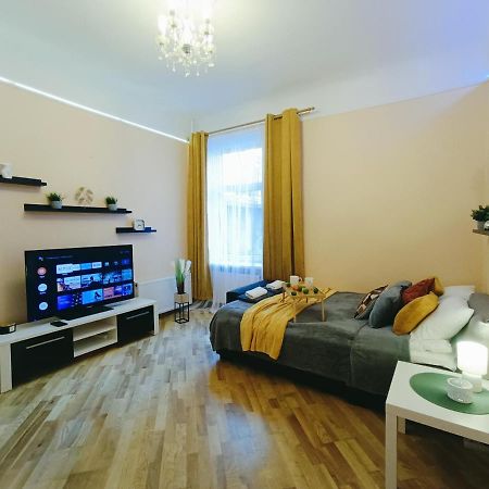 Riga Central Street Cozy Apartment Dış mekan fotoğraf