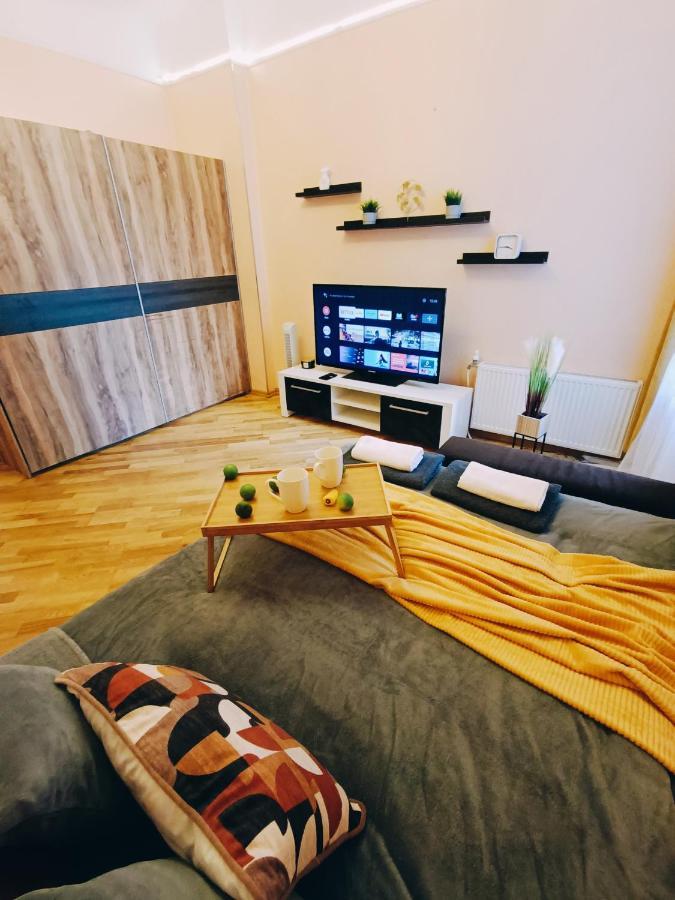 Riga Central Street Cozy Apartment Dış mekan fotoğraf