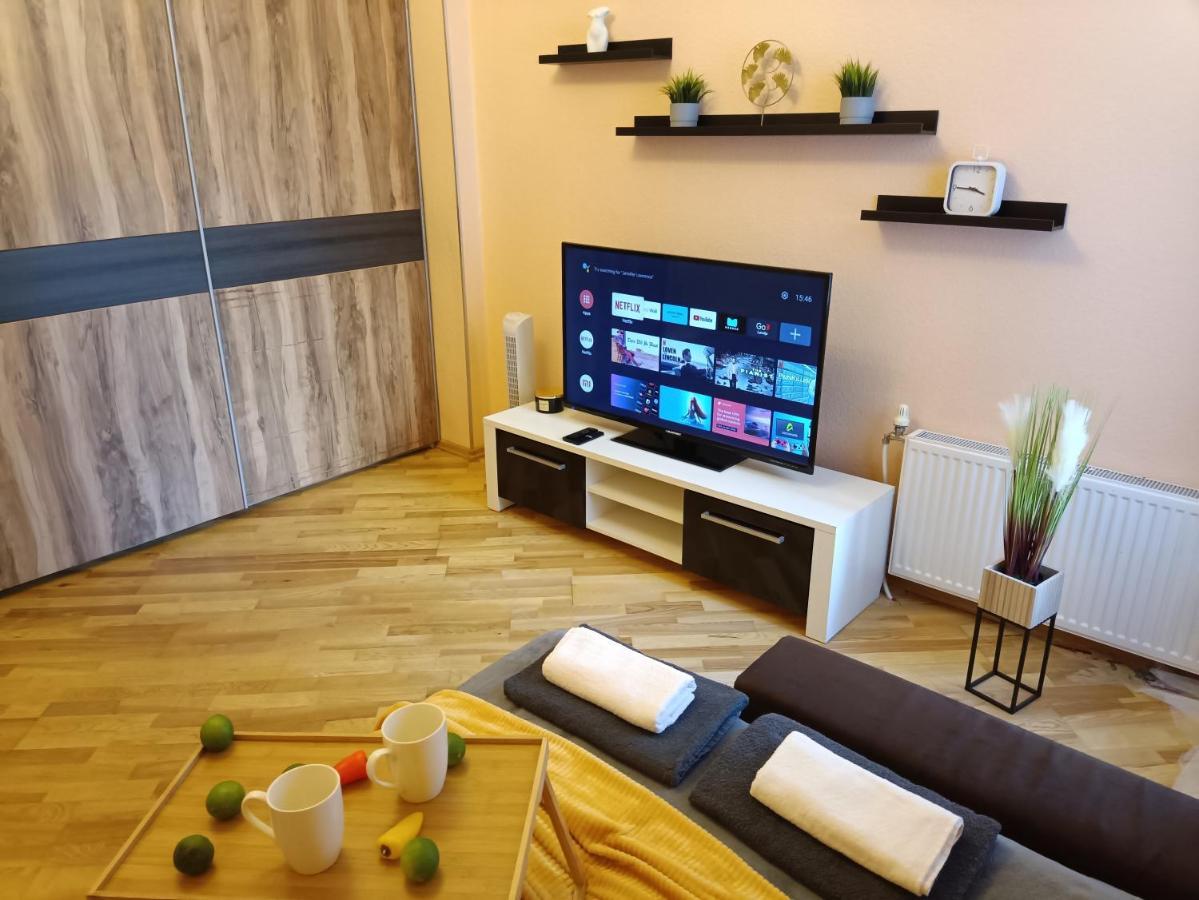 Riga Central Street Cozy Apartment Dış mekan fotoğraf